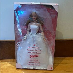 Barbie Blushing Bride in Elegant White Gown 1999